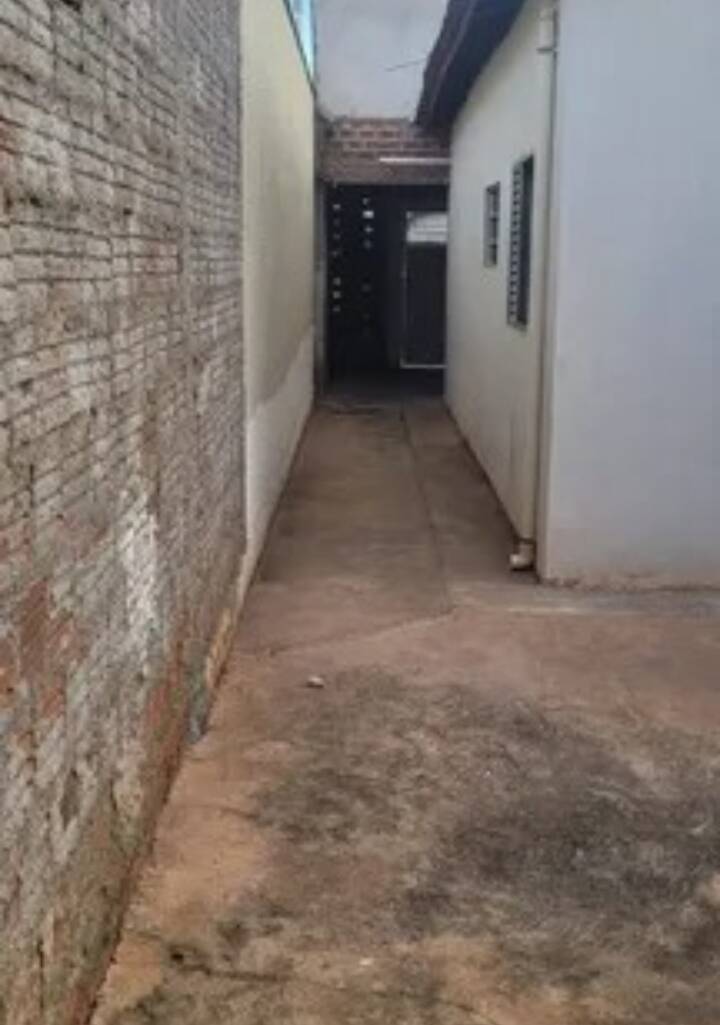 Casa à venda com 2 quartos, 250m² - Foto 4