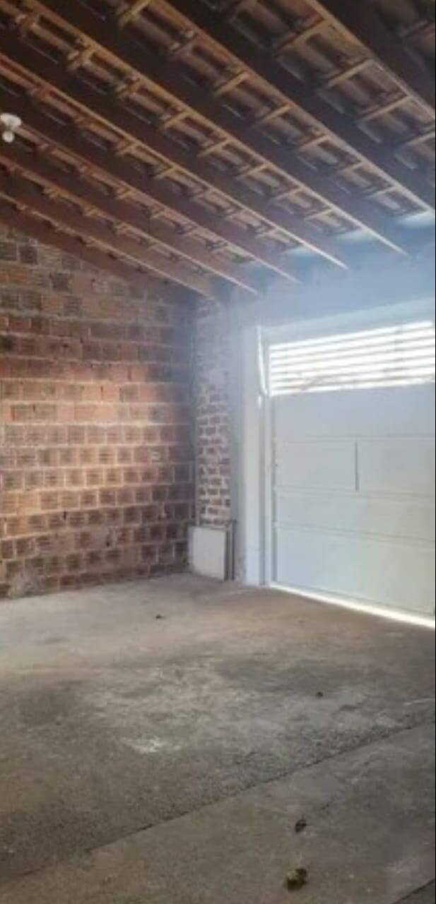 Casa à venda com 2 quartos, 250m² - Foto 3