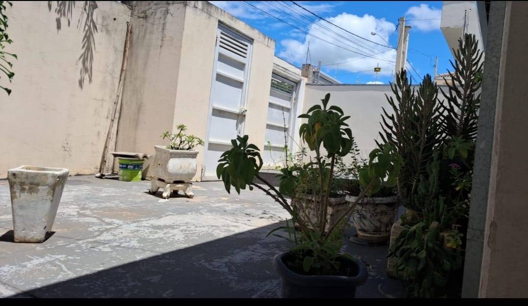 Casa à venda com 3 quartos, 250m² - Foto 7