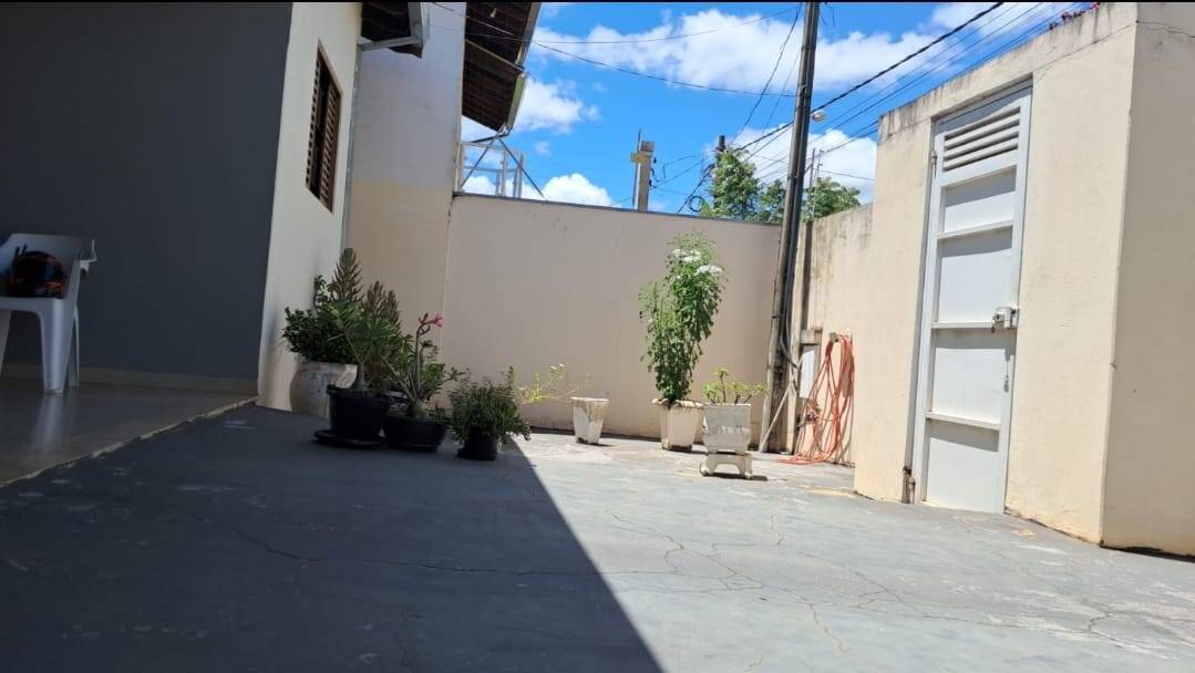 Casa à venda com 3 quartos, 250m² - Foto 26