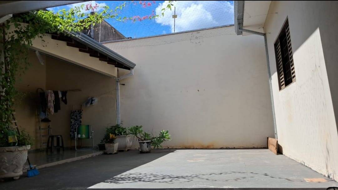 Casa à venda com 3 quartos, 250m² - Foto 40