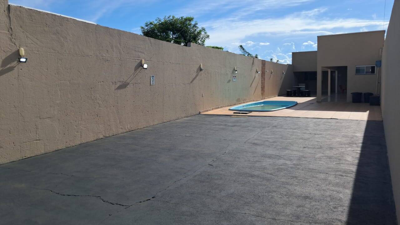 Casa à venda com 1 quarto, 240m² - Foto 2